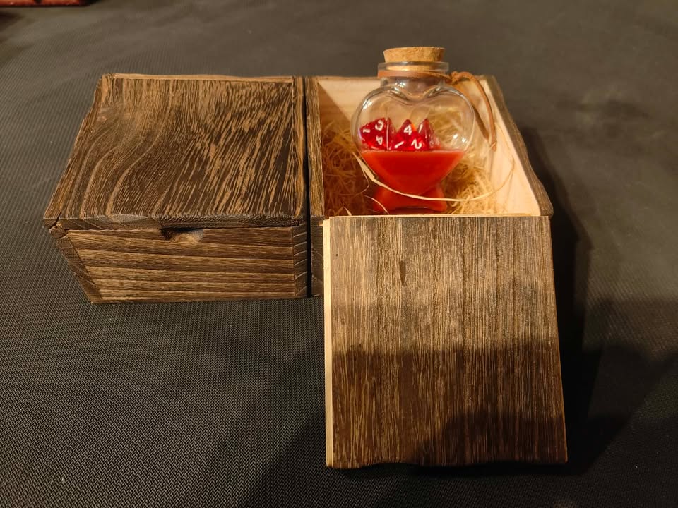 D&D Potion Of Healing Health D4 Bottle Dice Prop Glass Set